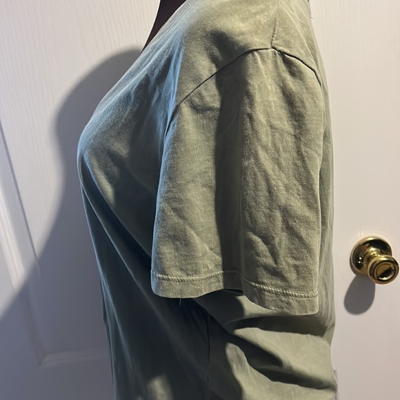 Green tie up t shirt - Picture 3 of 4